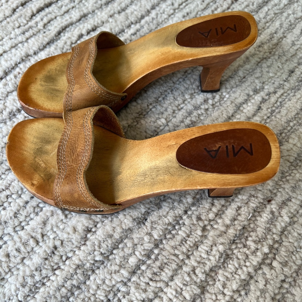 MIA Vintage Brown Leather Wooden Sandals, size 11